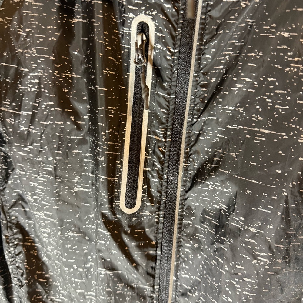 Elevate Reflective Black Lightweight Running Jack… - image 8